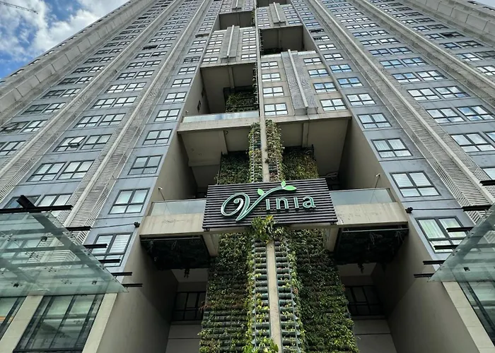 Vinia Infinity 2 Near Malls With Wifi Netflix And Karaoke *