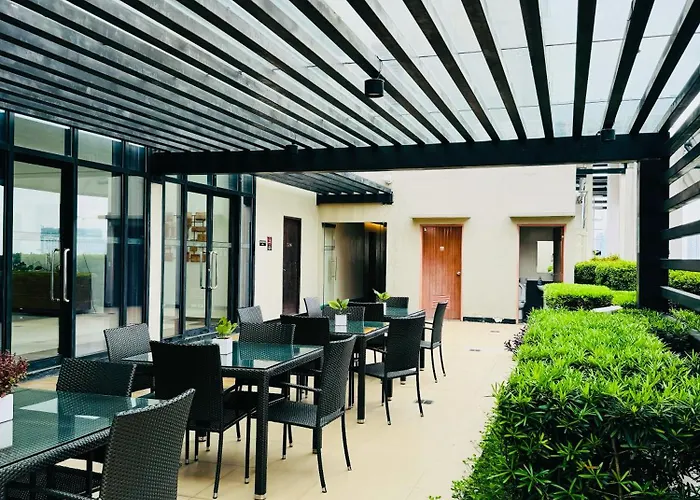 Vinia Infinity 2 Near Malls With Wifi Netflix And Karaoke Apartment